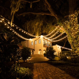 Walkway outdoor lighting